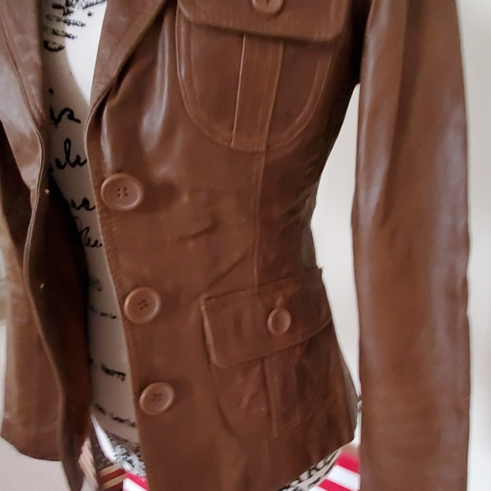 Leather jacket - Picture 2 of 7